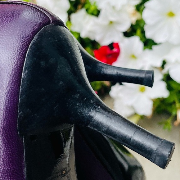 Stuart Weitzman Purple Leather Chain Shoes 6 - Picture 9 of 14
